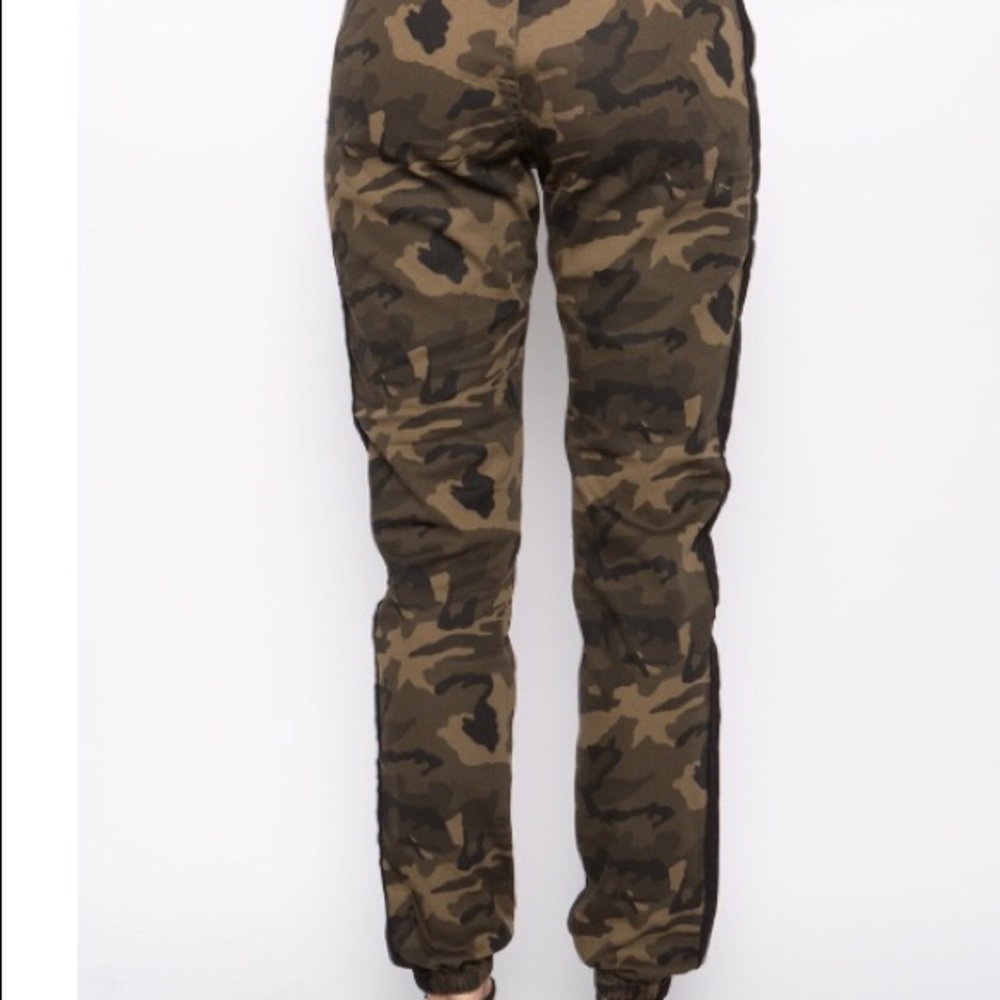 ✅➕Plus Size ✅➕ Camouflage jogger pants - Picture 6 of 8